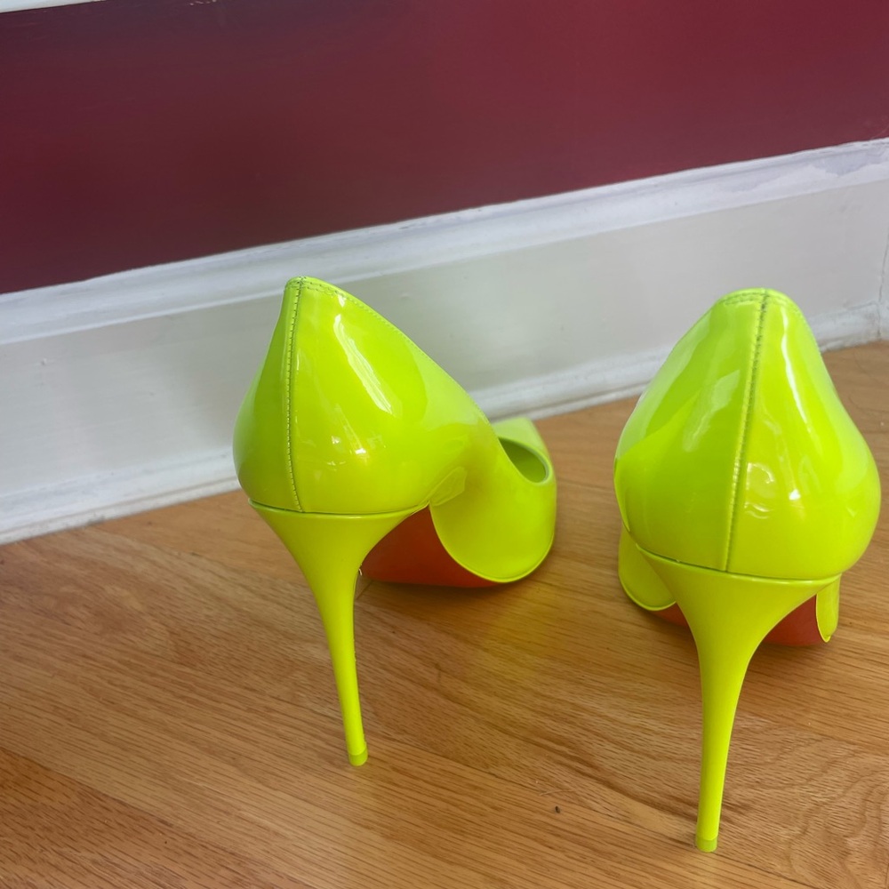 Christian Louboutin Kate 100 Fluo Yellow Neon Heels Size 39 NIB - Picture 3 of 8